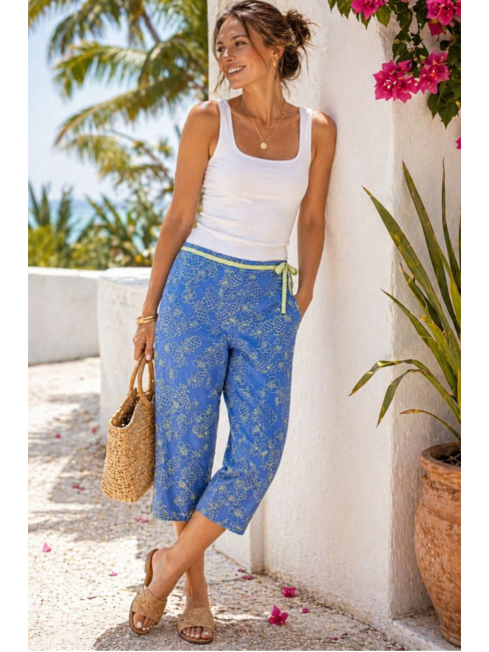 Talbots Petites Capri Pants 2 Blue Pineapple Embroidered Cropped Resort Coastal